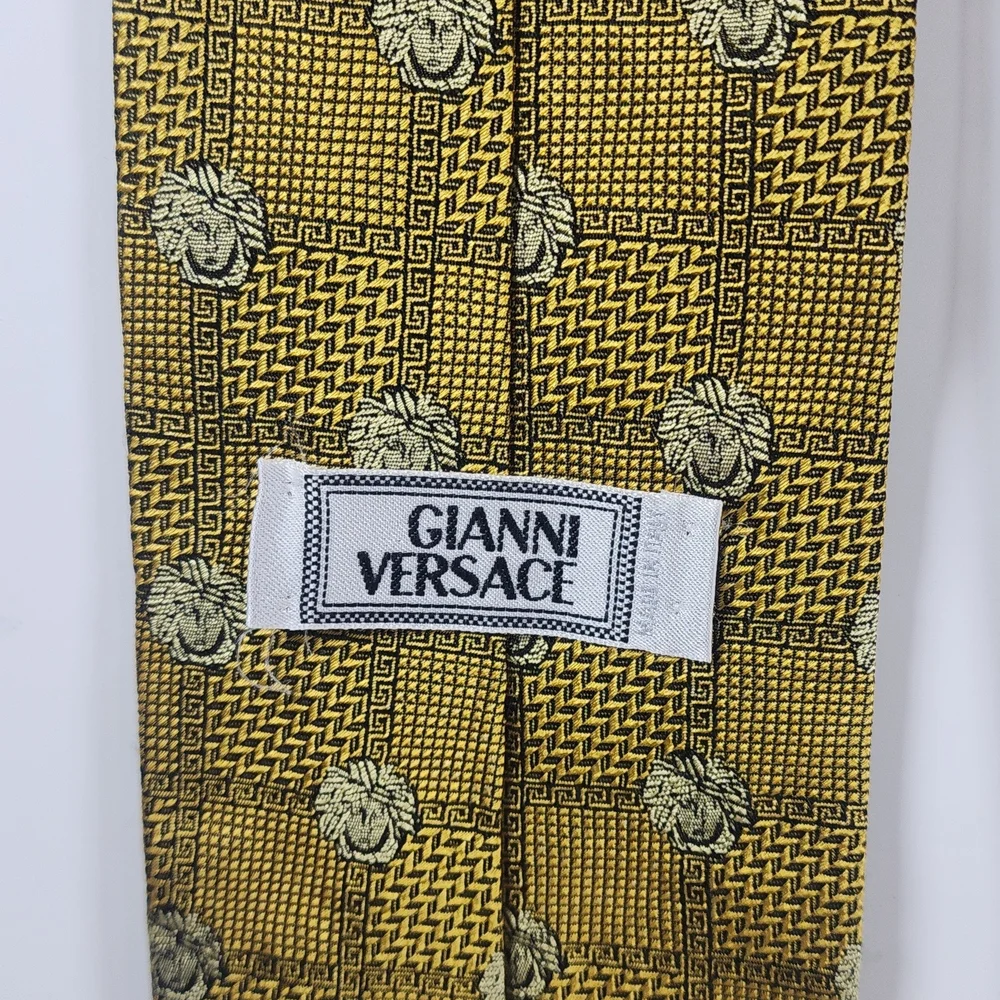 Vintage Gianni Versace Silk Neck Tie Medusa Logo Baroque Wave Made in Italy